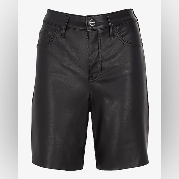 NWOT Express Super High Waisted Faux Leather 90s Bermuda Shorts Black Size 2 - Picture 3 of 14
